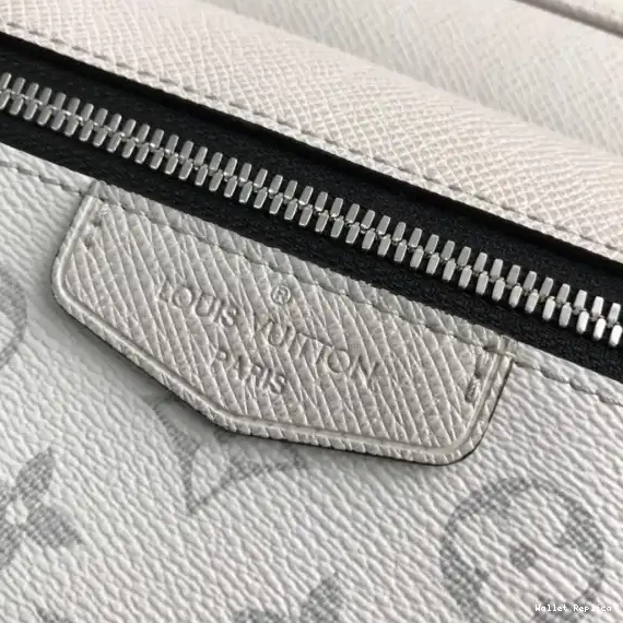 Affordable LOUIS VUITTON OUTDOOR MESSENGER 0629